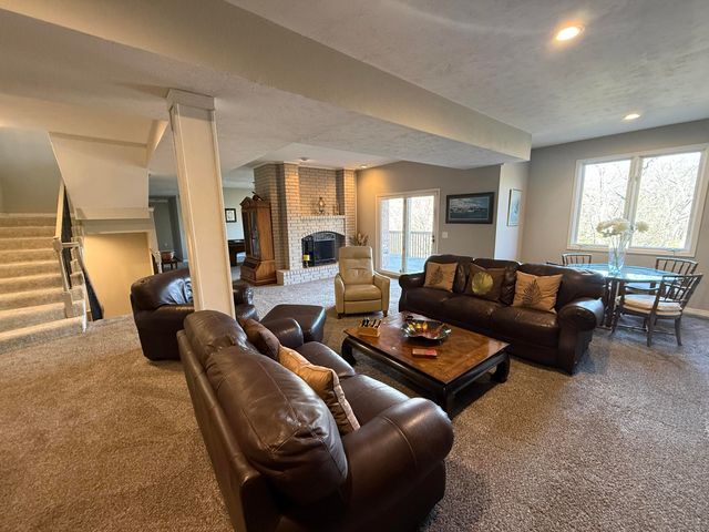 4900 S Bellhurst Avenue, Springfield, MO 65804