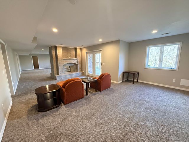 4900 S Bellhurst Avenue, Springfield, MO 65804