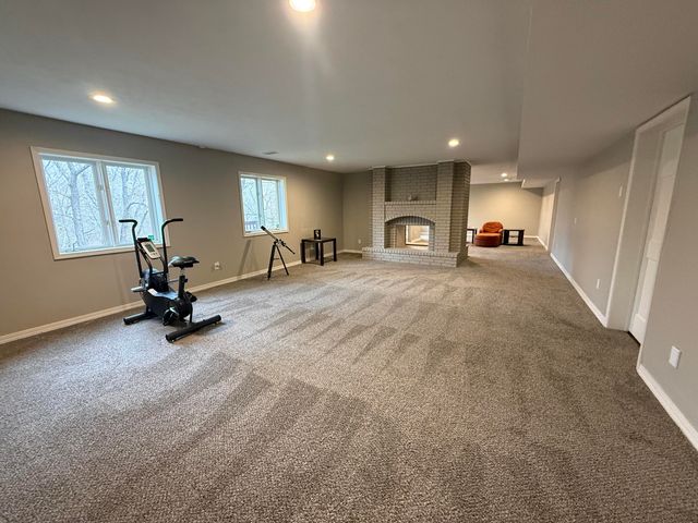 4900 S Bellhurst Avenue, Springfield, MO 65804