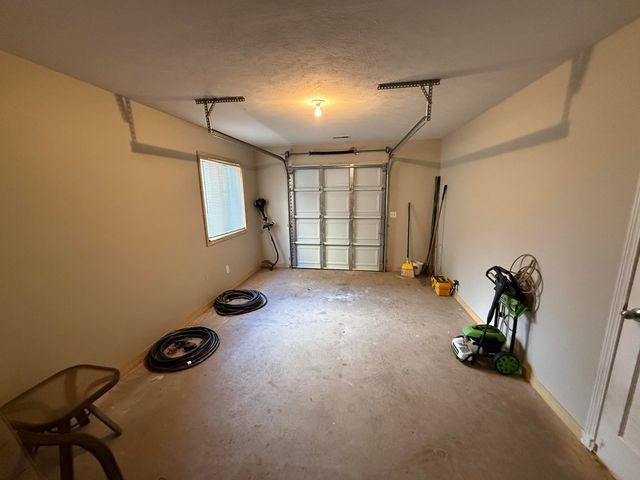 4900 S Bellhurst Avenue, Springfield, MO 65804