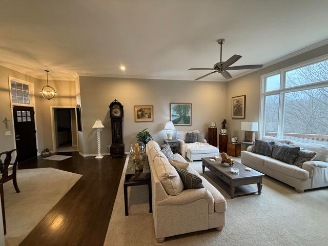 4900 S Bellhurst Avenue, Springfield, MO 65804