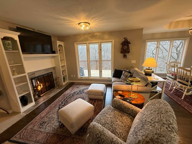 4900 S Bellhurst Avenue, Springfield, MO 65804