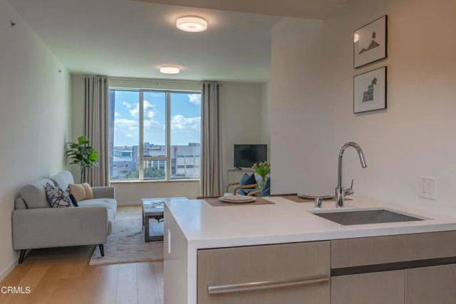 889 Francisco Street 802, Los Angeles, CA 90017