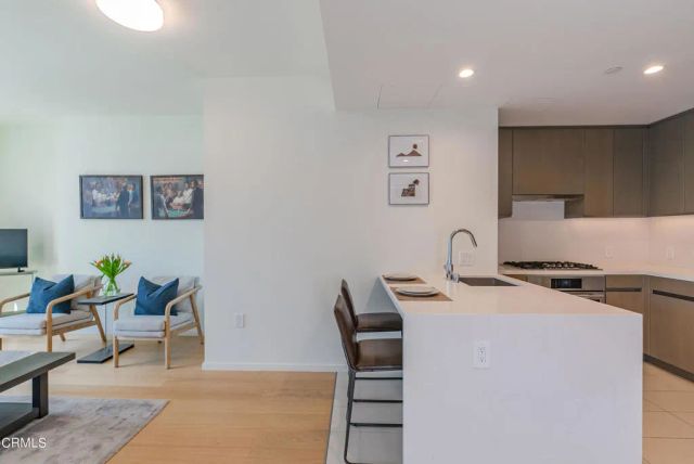 889 Francisco Street 802, Los Angeles, CA 90017