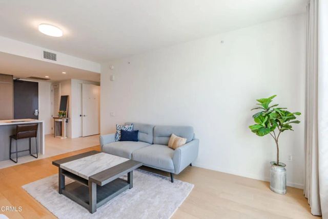 889 Francisco Street 802, Los Angeles, CA 90017