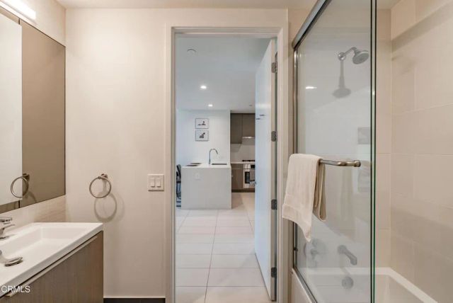 889 Francisco Street 802, Los Angeles, CA 90017