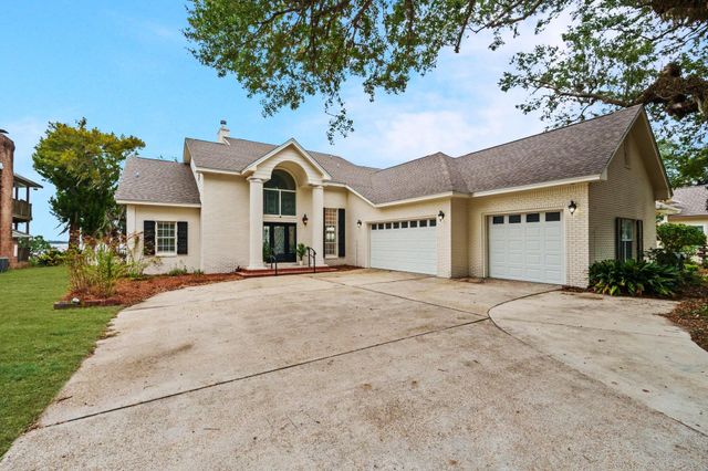 101 Harbour Pointe Drive, Lynn Haven, FL 32444