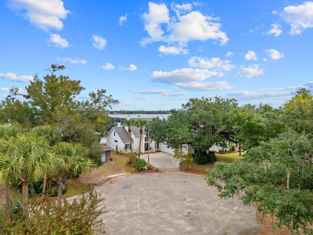 101 Harbour Pointe Drive, Lynn Haven, FL 32444