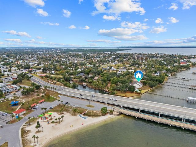101 Harbour Pointe Drive, Lynn Haven, FL 32444