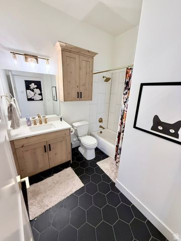 1449 N COBBLEWOOD CT, Kaysville, UT 84037
