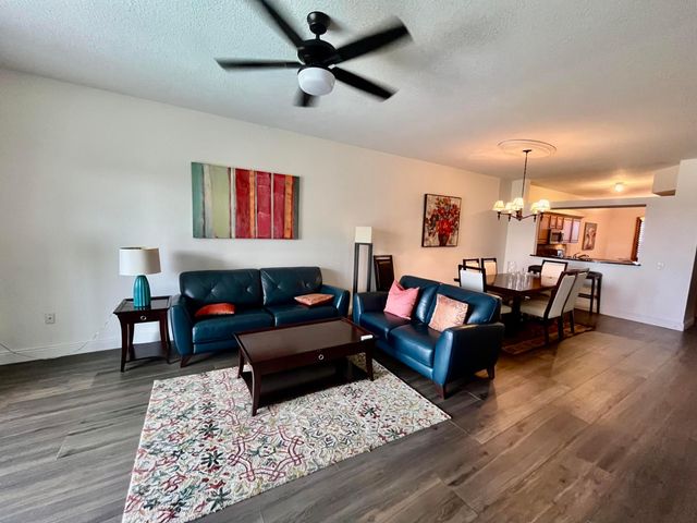 370 GOLFVIEW Road 302, North Palm Beach, FL 33408