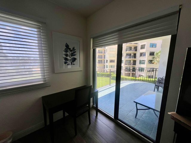 370 GOLFVIEW Road 302, North Palm Beach, FL 33408