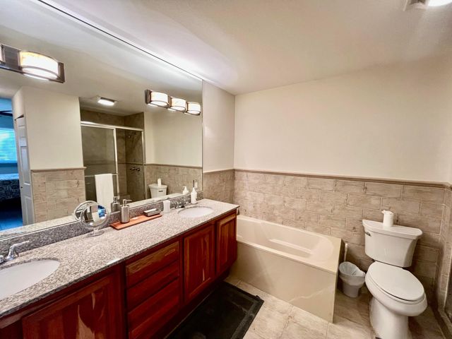 370 GOLFVIEW Road 302, North Palm Beach, FL 33408