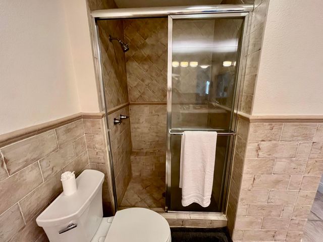 370 GOLFVIEW Road 302, North Palm Beach, FL 33408