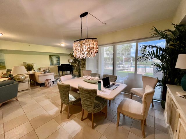 370 GOLFVIEW Road 302, North Palm Beach, FL 33408