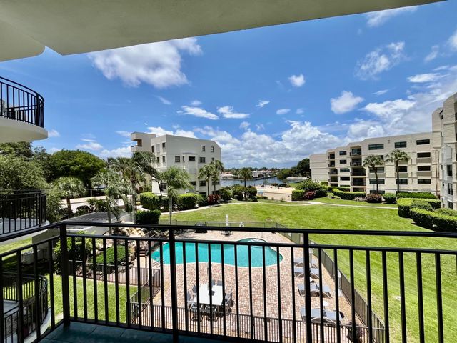 370 GOLFVIEW Road 302, North Palm Beach, FL 33408