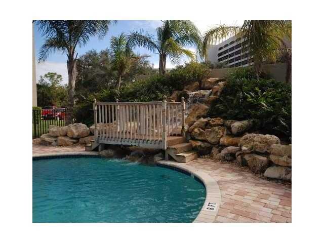 370 GOLFVIEW Road 302, North Palm Beach, FL 33408