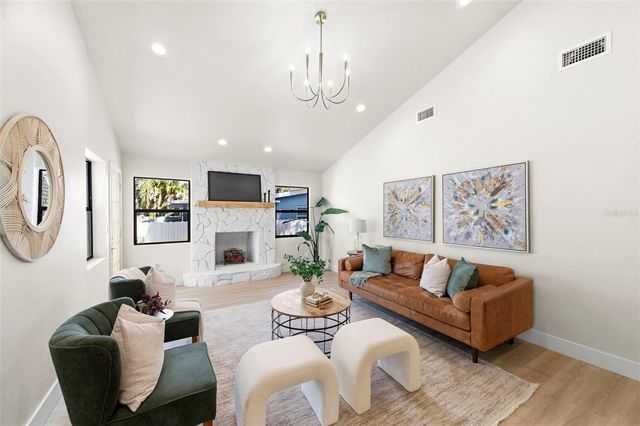 5124 N RIDGE STREET N, St Petersburg, FL 33709