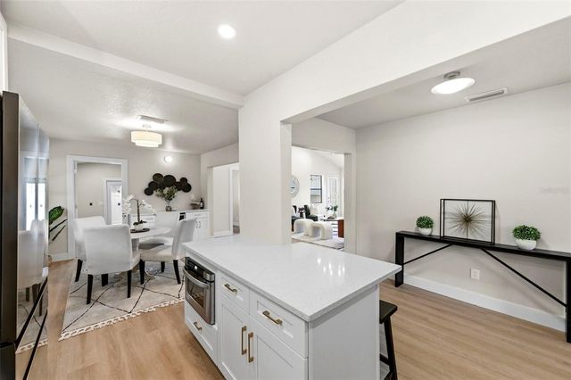 5124 N RIDGE STREET N, St Petersburg, FL 33709