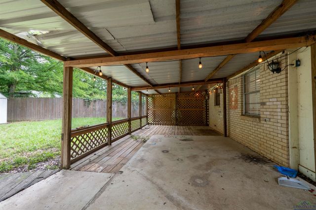 819 Carlisle Dr, Kilgore, TX 75662