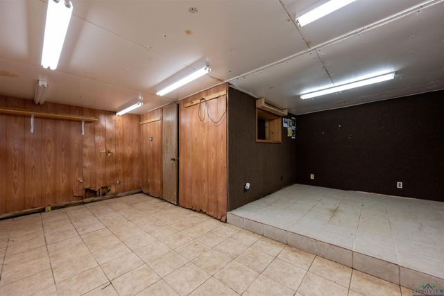 819 Carlisle Dr, Kilgore, TX 75662