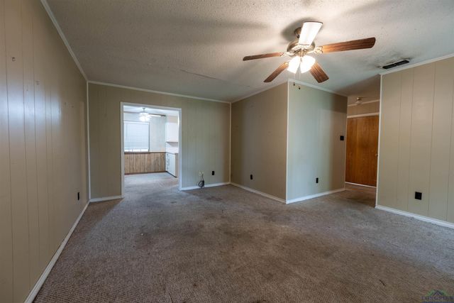 819 Carlisle Dr, Kilgore, TX 75662