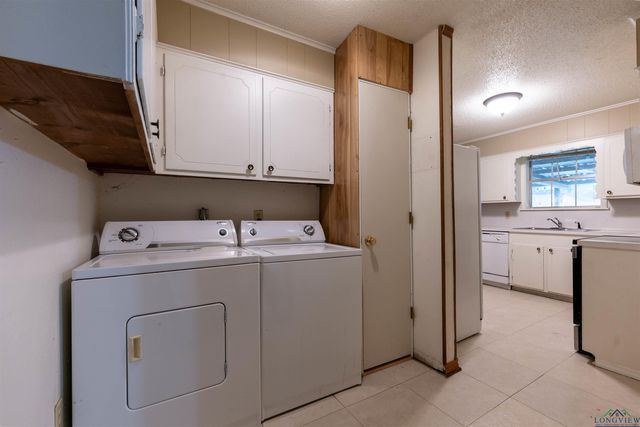 819 Carlisle Dr, Kilgore, TX 75662
