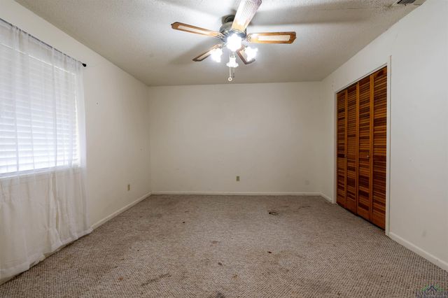 819 Carlisle Dr, Kilgore, TX 75662