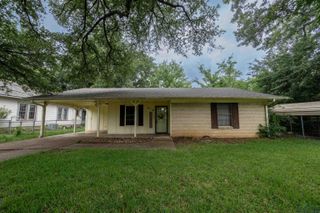 819 Carlisle Dr, Kilgore, TX 75662