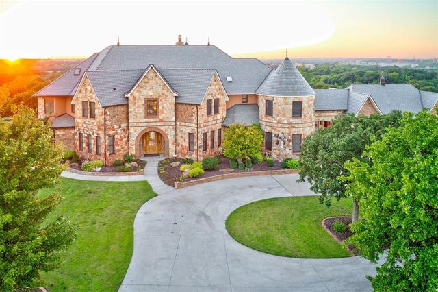 5001 Carrington Place, Oklahoma City, OK 73131