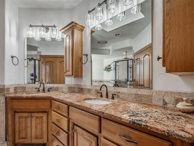 5001 Carrington Place, Oklahoma City, OK 73131