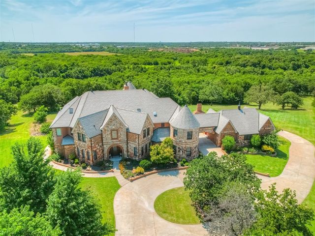 5001 Carrington Place, Oklahoma City, OK 73131