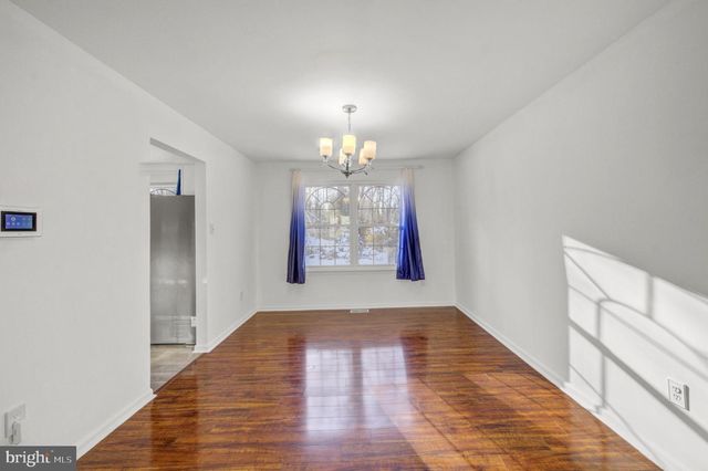 30 OAK FOREST DR, Sicklerville, NJ 08081