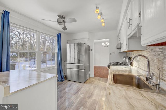 30 OAK FOREST DR, Sicklerville, NJ 08081