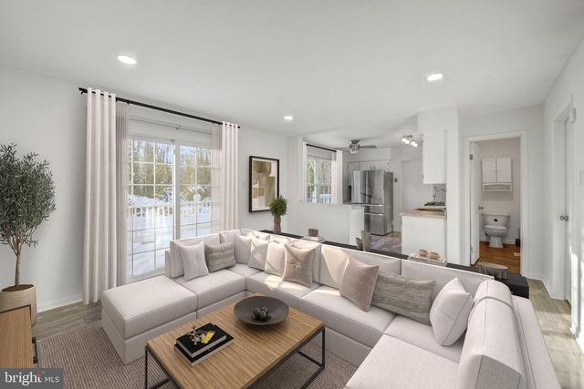 30 OAK FOREST DR, Sicklerville, NJ 08081