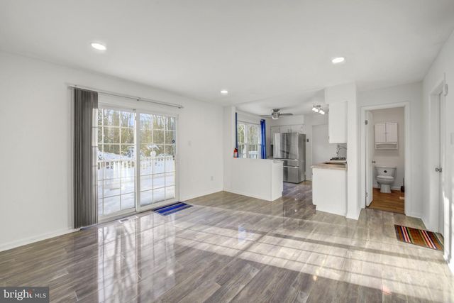 30 OAK FOREST DR, Sicklerville, NJ 08081