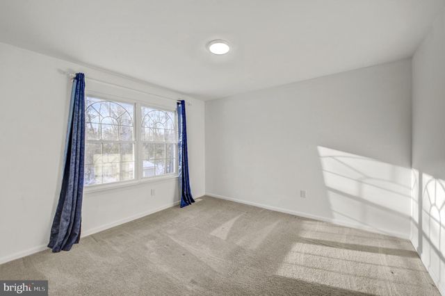 30 OAK FOREST DR, Sicklerville, NJ 08081