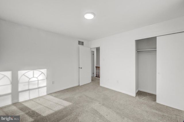 30 OAK FOREST DR, Sicklerville, NJ 08081