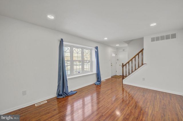 30 OAK FOREST DR, Sicklerville, NJ 08081