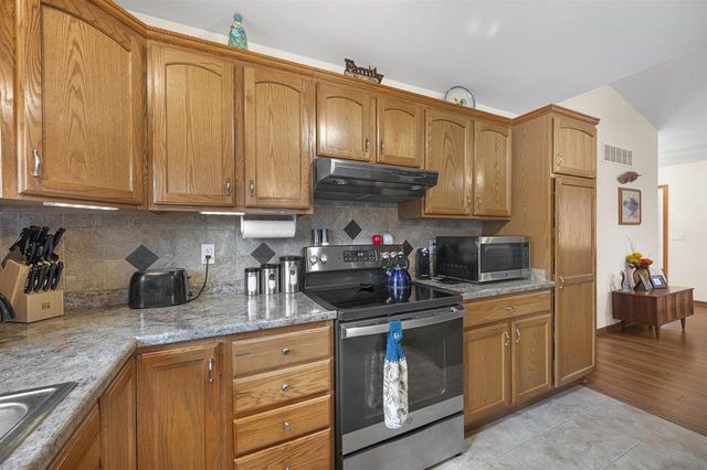 W966 North Drive, Brodhead, WI 53520