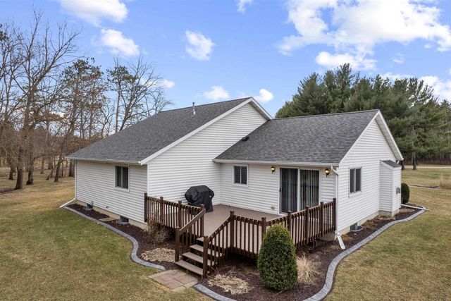 W966 North Drive, Brodhead, WI 53520