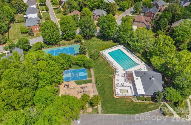 7832 Horseshoe Creek Drive, Huntersville, NC 28078