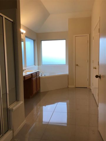 19818 Twisted Creek Drive, Tomball, TX 77375