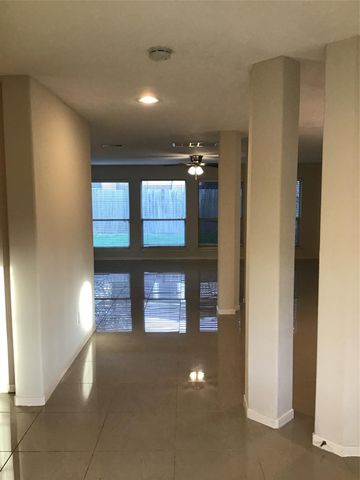 19818 Twisted Creek Drive, Tomball, TX 77375