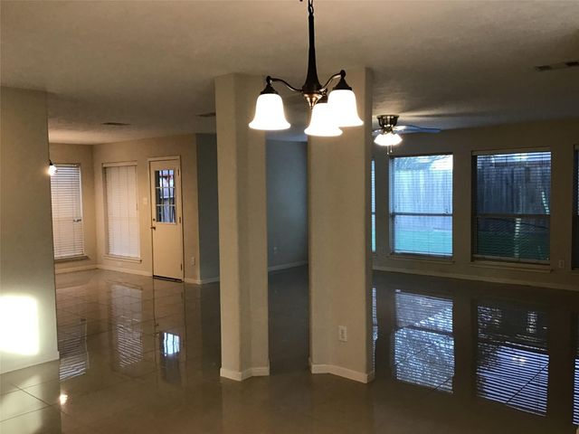 19818 Twisted Creek Drive, Tomball, TX 77375