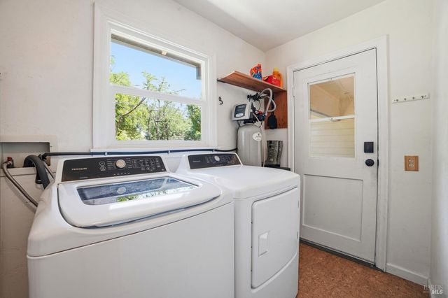 644 Piezzi Rd, Santa Rosa, CA 95401