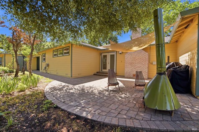 644 Piezzi Rd, Santa Rosa, CA 95401