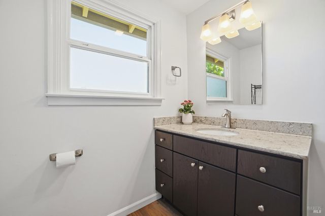 644 Piezzi Rd, Santa Rosa, CA 95401