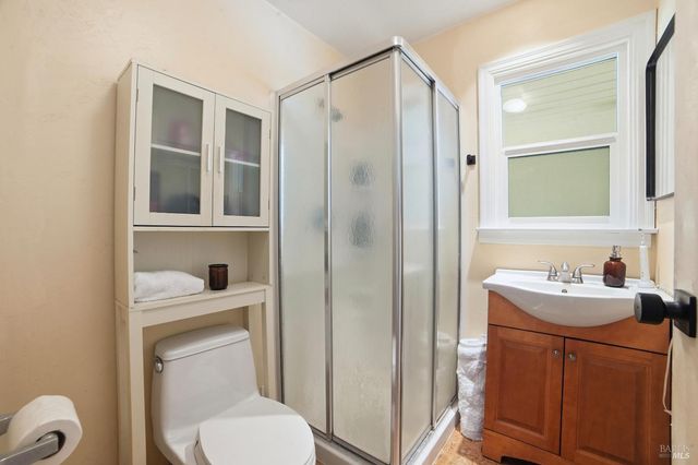 644 Piezzi Rd, Santa Rosa, CA 95401