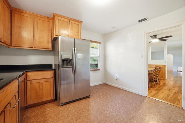 644 Piezzi Rd, Santa Rosa, CA 95401